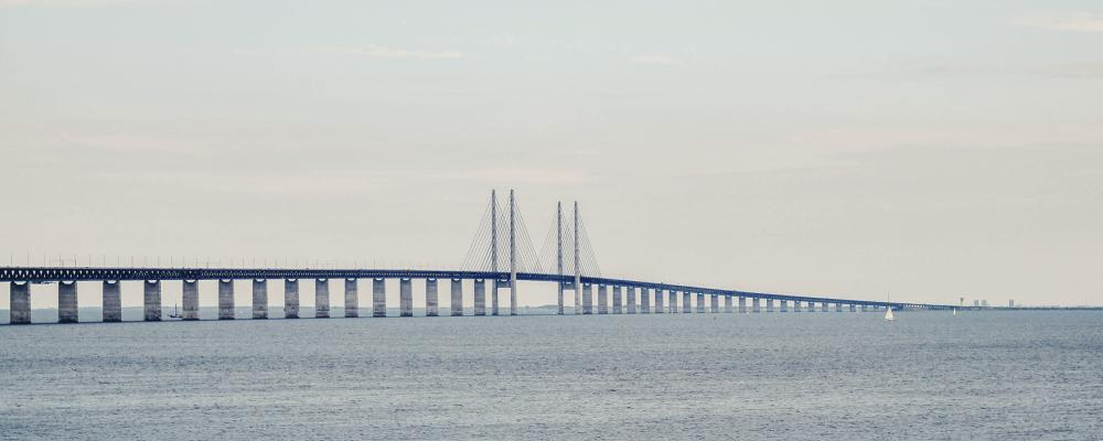 Rapporten lyfter vikten av att integrera turismfrågor i samhällsplaneringen och att se besöksnäringen som en strategisk del av regional utveckling. Behovet av långsiktiga investeringar i järnvägskapacitet och samordning över Öresund understryks. Foto: Simon Larsen