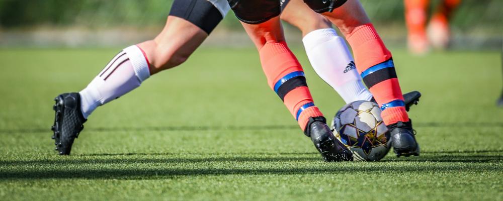 Studierna bygger på analyser av både idrottsföräldrar och föreningsrepresentanter. De visar hur utvecklingen mot mer professionaliserad verksamhet påverkar synen på kostnader, medlemskap och ideellt arbete. Foto: tobias  flyckt/Unsplash