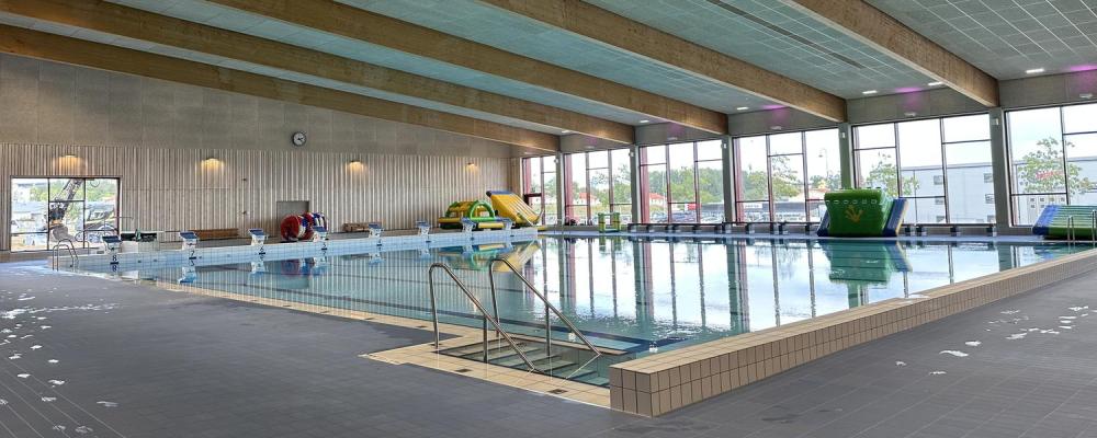 I Larslunda simhall finns bland annat en 25-metersbassäng med åtta banor. Bild: We Group