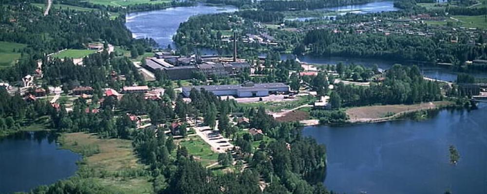 Flygbild över MAtfors. Foto: Jan Norrman/Wikimedia Commons/https://commons.wikimedia.org/wiki/File:Matfors_-_KMB_-_16000300023012.jpg?uselang=fr