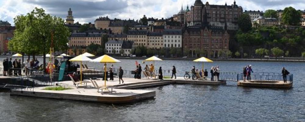 Nya doppbryggan på Munkbrohamnen i Gamla stan. Foto: Sam Victorin.