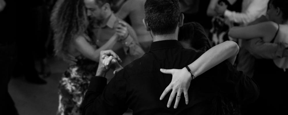 Förslaget, som tidigare aviserats i budgetpropositionen för 2026, innebär att momssatsen sänks från 25 till 6 procent. Foto: christian-harb/Unsplash