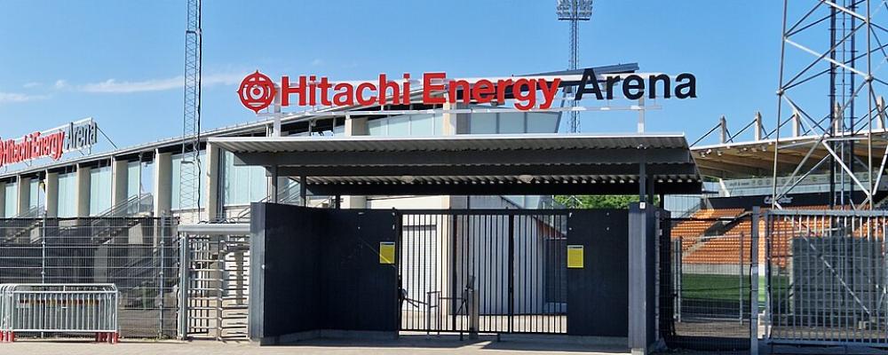 Hitachi Energy Arena på Rocklunda i Västerås. Norra entrén 2023. Foto: Wikimedia Commons / https://commons.wikimedia.org/wiki/File:Hitachi_Energy_Arena_norra.jpg