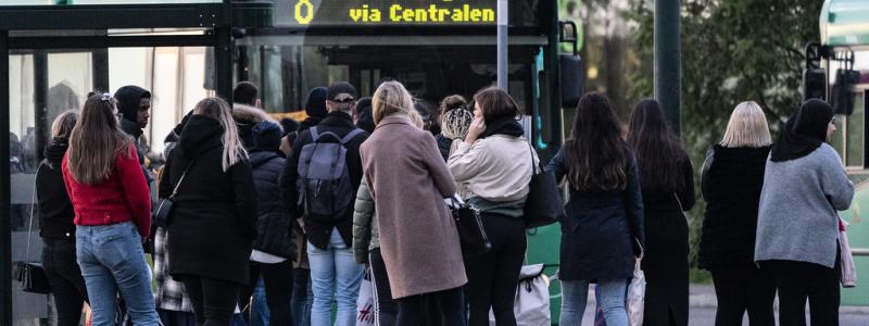 Johan Nilsson/TT: Från den 7 juni får de som reser med kollektivtrafiken stärkt skydd vid förseningar som leder till missade anslutningsresor. Arkivbild.