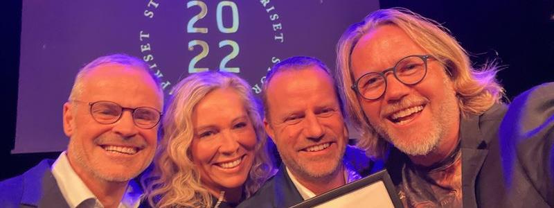 Lyckliga vinnare! Från vänster: Fredrik Lindén, VD Turistrådet Västsverige, Mirja Lilja Hagsjö, VD Pater Noster, Anders Rasmusson, Pater Noster och Erik Nissen Johansen, Pater Noster/Stylt. Fotograf: Peter Jönsson
