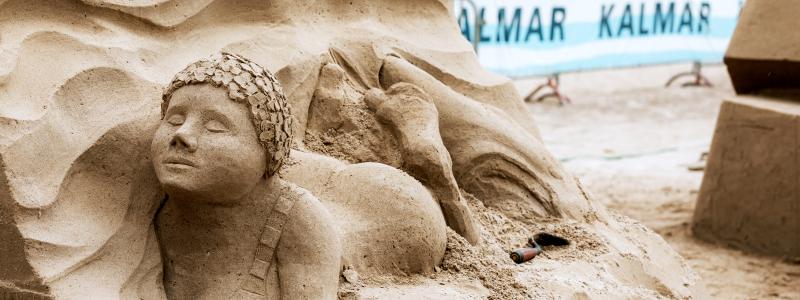 Kalmar International Sandsculpture Festival 2024 äger rum vid Kalmarsundsbadet den 15–19 juli. Foto: Alexander Hall