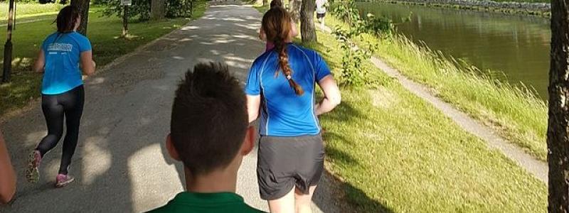 Motionsloppet Blodomloppet längs med Djurgårdskanalen i Stockholm. Foto: Wikimedia Commons
