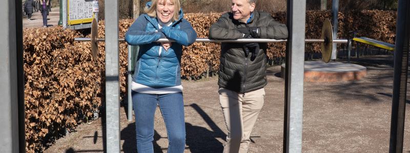 Helene Henriksson,  fysioterapeut och hälsostrateg i förvaltningen Nära vård och hälsa med Olle Melander, överläkare i internmedicin på Skånes universitetssjukhus. Foto: Region Skåne