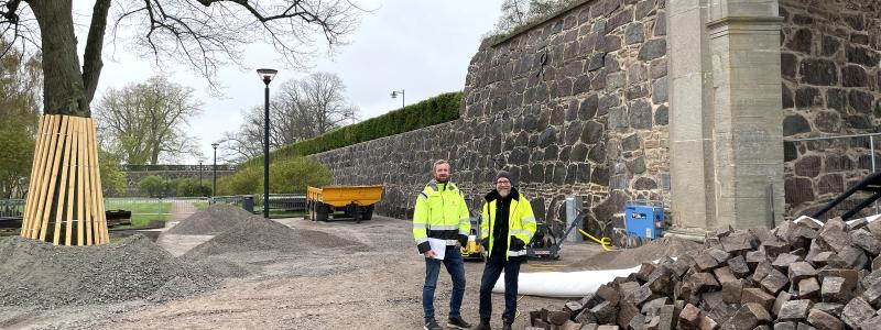 Isak Ljung och Anders Linder, projektledare på Kalmar kommun. Foto: Kalmar kommun