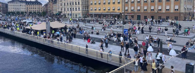 Invigningen firades med en festlig invigning med musikuppträdanden, foodtrucks, panelsamtal och aktiviteter för stora som små. Foto: White Arkitekter