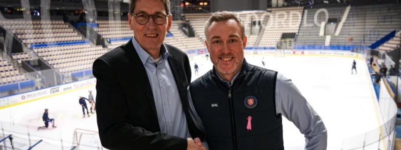 Rolf Hunt, affärsområdeschef Kraft och värme, Växjö Energi och Johan Markusson, vd Växjö Lakers Hockey. Foto: Växjö Energi