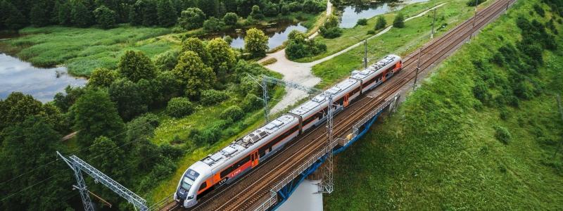 Litauiska Kustexpressen i sommartrafik. Foto: LIETUVOS RESPUBLIKOS SUSISIEKIMO MINISTERIJA