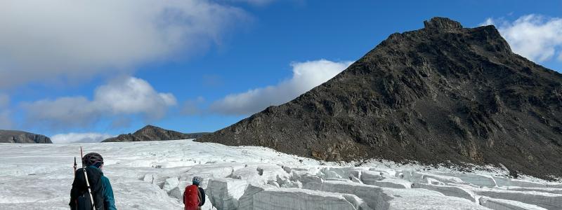 Forskare vid Tarfala forskningsstation på den närbelägna Storglaciären. Foto: Johanna Dahlkvist