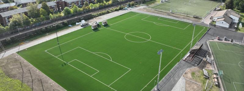 Ringvallens IP har fått ny konstgräsplan. Foto: Västerås stad