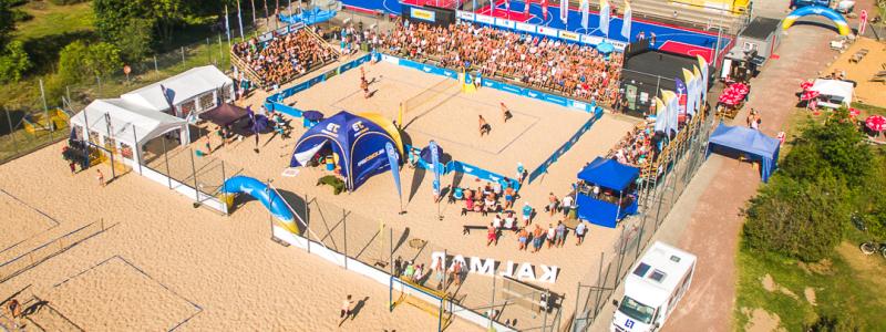 – Swedish Beach Tour är ett omtyckt evenemang som alltid lockar stor publik så att vi i år får den stora tourfinalen är fantastiskt. Vi kommer att få se beachvolley av allra högsta klass med den där härliga stämningen som det alltid blir nere på Långviken, säger Marcus Larsson, chef för enheten Evenemang och möten, Destination Kalmar. Foto: Johannes Norlander