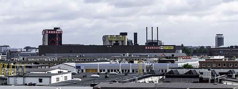 Här i Ulvsunda industriområde kommer en ny idrottsarena att växa upp. Bild från området år 2023, Foto: Bene Riobó/Wikimedia Commons