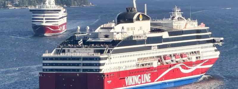 Viking Glory och Viking Cinderella. Foto: Viking Line
