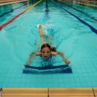 Undersökningar visar att omkring 53 000 barn i åldern 10–16 år inte bedöms vara simkunniga. Foto: Ben Ackerman/Unsplash