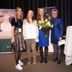 Vinnare Årets friluftslyft i kategorin Sänkta trösklar. Medverkar på bilden: Josefine Åhrman, generalsekreterare Svenskt Friluftsliv, Malin Widell, Svensk orientering, Susanne Maarup, Svensk orientering och Cecilia Magnusson, ordförande Svenskt Friluftsliv. Foto: Svenskt Friluftsliv