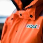 Närbild på Peab jacka. Pressbild: Peab