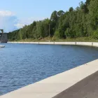 Promenadvägen på nordöstra sidan av kanalen, norr och söder om Mälarbron öppnas nu permanent. Foto: Trafikverket