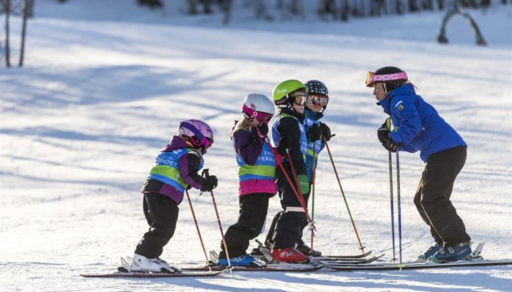 Skidskola med Friluftsfrämjandet. Foto: Anders Robertsson