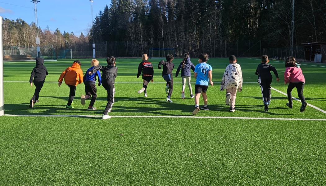 Fotbollsfritids för skolbarnen i Sollentuna Foto: Sollentunahem