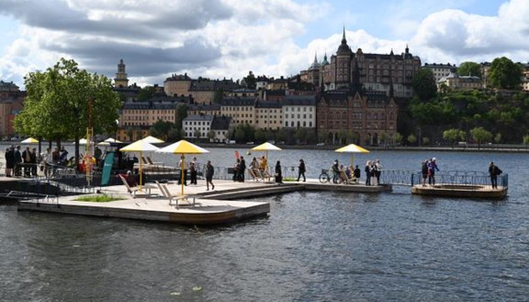 Nya doppbryggan på Munkbrohamnen i Gamla stan. Foto: Sam Victorin.