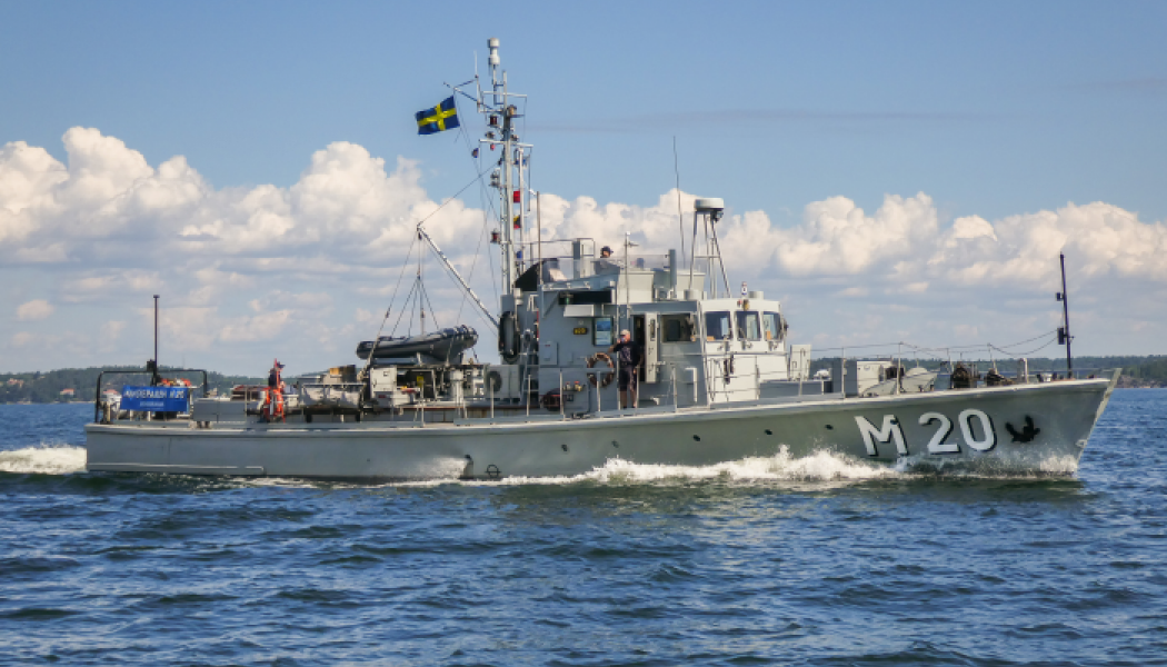 Efter omfattande renoveringar för drygt en miljon kronor är minsveparen M 20, med sin ideellt arbetande besättning med på Marinens 500-årsjubileum. Fotograf/Källa: CG Wahlin