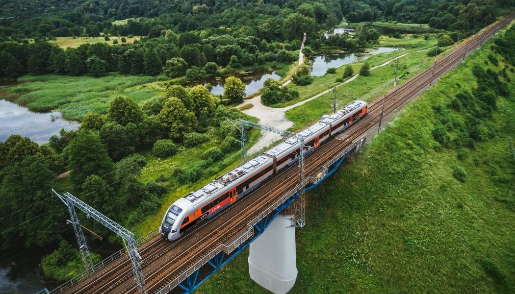Litauiska Kustexpressen i sommartrafik. Foto: LIETUVOS RESPUBLIKOS SUSISIEKIMO MINISTERIJA