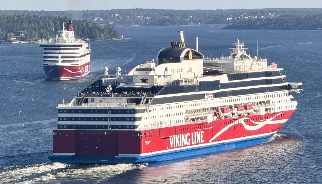 Viking Glory och Viking Cinderella. Foto: Viking Line