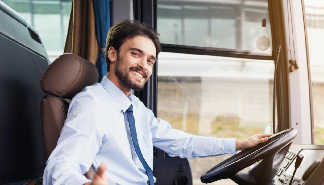 Nyligen välkomnade EU-parlamentets utskott förslaget att anpassa EU-regler för kör- och vilotider för busschaufförer inom turisttrafiken. Foto: IRU
