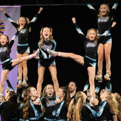 Cheerleading i Sverige, växer sig ännu starkare med ett tungt internationellt mästerskap. Fotograf: Niklas Börjesson