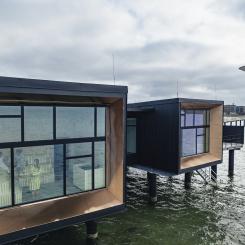 Landskronas nya kallbadhus, ritat av Magasin A arkitekter, belönas med Landskronas stadsbyggnadspris. Foto: Oskar Fäldt.