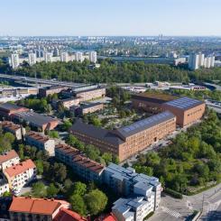 Foto: På gränsen mellan Liljeholmen och Midsommarkransen växer ett nytt centrum för utbildning och idrott fram. Veidekke kommer på totalentreprenad uppföra tre fullstora idrottshallar på uppdrag av Nystad som ska stå klara hösten 2024. 