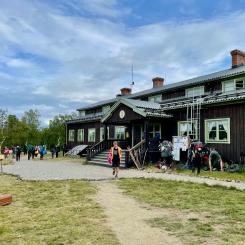 Huvudbyggnaden vid Saltoluokta fjällstation i svenska Lappland. Foto: Anders Norén/Unsplash
