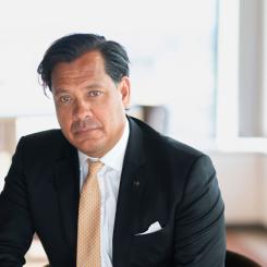 "Det är positivt att svensk elitfotboll fortsätter att växa och attraherar både publik och kapital. Samtidigt visar årets siffror hur central spelarförsäljningen blivit för klubbarnas ekonomi", säger Carlos Esterling, ansvarig för Sports Business Services på EY. Foto: Stefan Ek