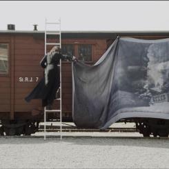 Stillbild ur Florence Montmares film "Missed Connections" som spelades in på Gotlandståget våren 2023. Foto: Konstfrämjandet