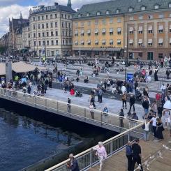 Invigningen firades med en festlig invigning med musikuppträdanden, foodtrucks, panelsamtal och aktiviteter för stora som små. Foto: White Arkitekter