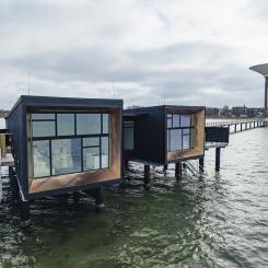 Byggnaden sträcker sig cirka 300 meter ut i vattnet och har utformats som en naturlig förlängning av stadens struktur – från Sofia Albertina kyrka ner till havet. Foto: Oskar Fäldt, Landskrona stad