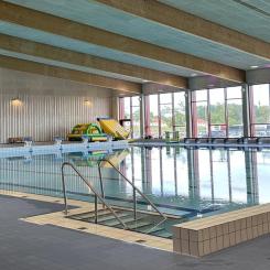 I Larslunda simhall finns bland annat en 25-metersbassäng med åtta banor. Bild: We Group