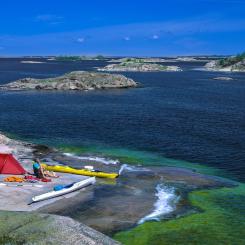 Kajakläger på Långviksskär, Nämdöskärgården. Foto: Claes Grundsten