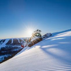 SkiStar tar viktiga steg i att rusta för framtiden genom att ingå samarbete med solenergiföretaget EnergiEngagemang för att skapa förutsättningar för viktig elektrifiering genom att bli sin egen solelsproducent. Foto: EnergiEngagemang