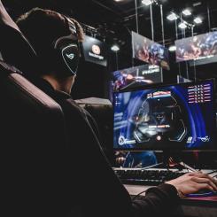 Yalla! Cup är kostnadsfritt, både för deltagande lag och besökare som vill titta eller prova på e-sport. Foto: Florian Olivo/Unsplash