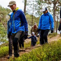 En höjning till 200 miljoner kronor skulle enligt Svenskt Friluftsliv bland annat göra det möjligt att nå fler barn och unga, stärka ledarförsörjningen, sänka trösklarna till organiserad fritid, utveckla verksamhet i hela landet och öka kunskapen om allemansrätten. Det skulle också ge bättre förutsättningar för friluftsorganisationerna att bidra till samhällets arbete med folkhälsa, inkludering och civil beredskap. Foto: PMAGI AB