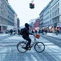 Vintercyklister i Köpenhamn. Foto: max adulyanukosol/unsplash