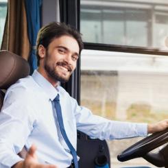 Nyligen välkomnade EU-parlamentets utskott förslaget att anpassa EU-regler för kör- och vilotider för busschaufförer inom turisttrafiken. Foto: IRU